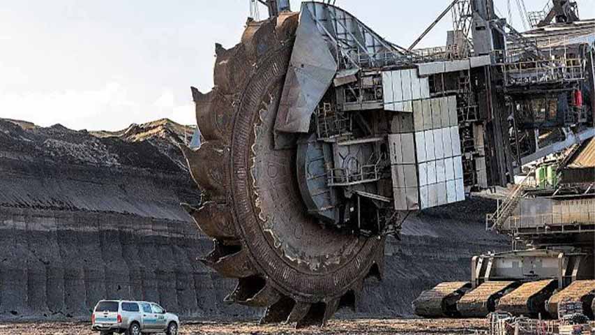 بزرگ ترین نماشین حفاری معدن 